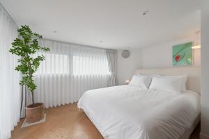 Stay Hyerae Hyewha Station Walk 8mins Near DDP, accessible Hongdae, Seong-su, Itaewon