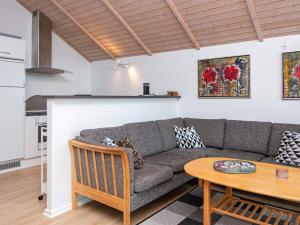 Bright Family Cottage by Kelstrup Beach