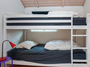 Bright Family Cottage by Kelstrup Beach