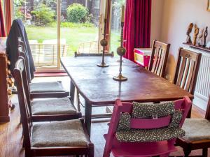 Cosy Home w Stylish Interior – PassTheKeys