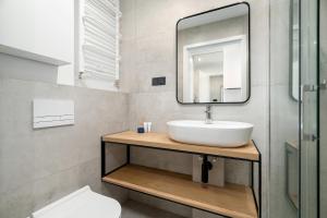 Modern Studio Plac Wolności by Noclegi Renters