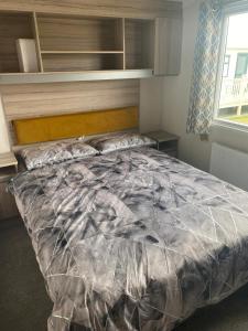 The Retreat Peach - Golden Sands