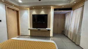 Hotel Time Square -Gandhiji Road, Old Bus Stand, Opp clock Tower ,Thanjavur