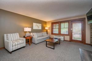 B103 One Bedroom Lake View