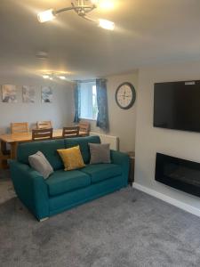 3 bed flat 10 mins to Alton Towers Sleeps 6-8 people