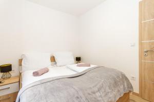 Bolyai Apartment 3BR AC PARKING GRF