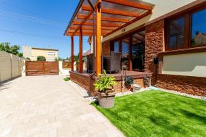 Bolyai Apartment 3BR AC PARKING GRF