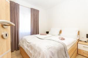 Bolyai Apartment 3BR AC PARKING GRF