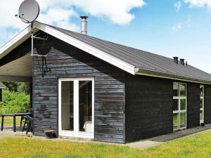 6 person holiday home in Hals-By Traum