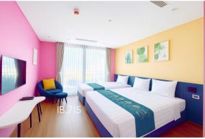 Flamingo Hai Tien Honey