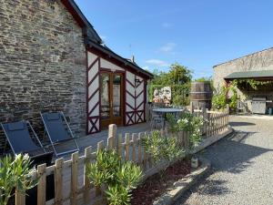 Domaine de la Ville Chérel, maison à colombage - 3hvězdičkové hotely ve městě Pontorson