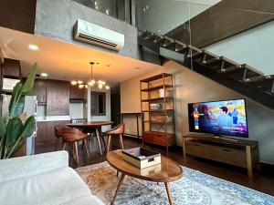 100 SQM 3BR in Central Makati Greenbelt Area