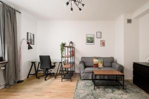 Grójecka City Gateway Apartment by BookingHost