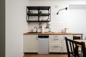 Grójecka City Gateway Apartment by BookingHost