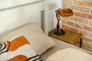 Andrassy Art -Stunning Studio with AC Heroes Square