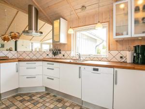 8 person holiday home in Lemvig-By Traum