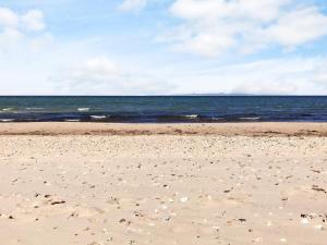 6 person holiday home in Dronningmølle-By Traum