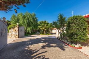 Sea La Vie by BarbarHouse