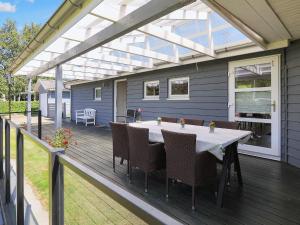 Tranquil Retreat in Hou Oasis-By Traum