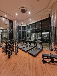 Trizen Amber 2-Bedroom Apartment with Free WIFI