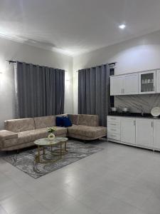 Jlynn retreat -2 Bed Rooms Apartment