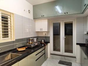 Luxurious 3BHK AC, Peaceful location, Premium stay