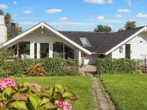 8 person holiday home in Hejls-By Traum - 4-star hotels in Hejls