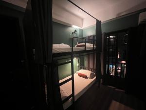 Nimman Nest Hostel & Cafe