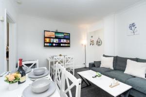 Open Mind Property - House with 6 Double Beds