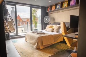 SAINT PAUL - Unrivalled 3BR Penthouse Apartment with Hot Tub Leeds