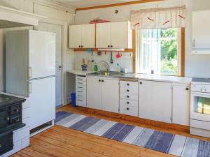 5 person holiday home in KUNGSHAMN