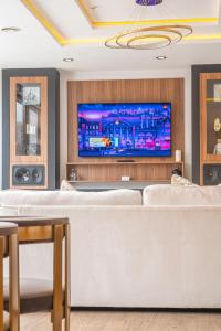 SAINT PAUL - Unrivalled 3BR Penthouse Apartment with Hot Tub Leeds
