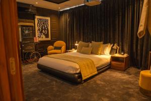 SAINT PAUL - Unrivalled 3BR Penthouse Apartment with Hot Tub Leeds