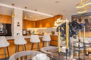 SAINT PAUL - Unrivalled 3BR Penthouse Apartment with Hot Tub Leeds