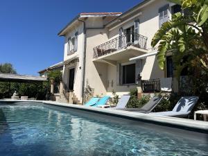 Très beau Studio lumineux dans Villa avec piscine