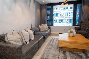 Living in luxury 16 on Bree 1501