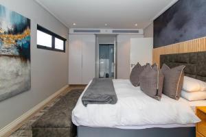 Living in luxury 16 on Bree 1501