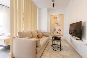 Archeros Deluxe Center by Valcambre