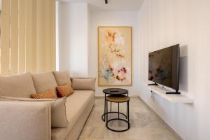 Archeros Deluxe Center by Valcambre