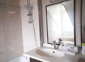 Hotels Hotel Concordia Le Mans Centre Gare : Chambre Familiale