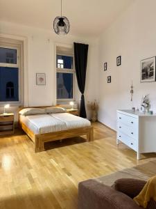 Sunny Flat Park City Nearby