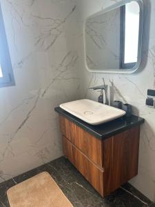 Villa Inaya ,Moderne avec Piscine ,15 min duCentre