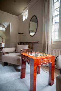 Melbury Cottage Historic Arts & Crafts Home in Holland Park