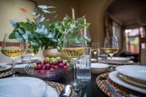 Melbury Cottage Historic Arts & Crafts Home in Holland Park