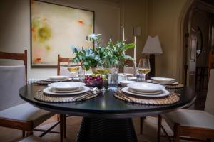 Melbury Cottage Historic Arts & Crafts Home in Holland Park