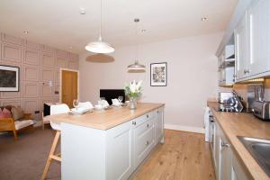 Bright & Stylish Central 2 bed In Harrogate