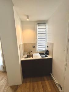 Élégant T2 sur cour Paris Goncourt