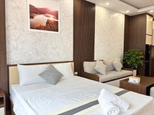 Light filled Apartment-City view