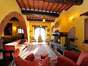 Tuscan Family Villa with Sauna