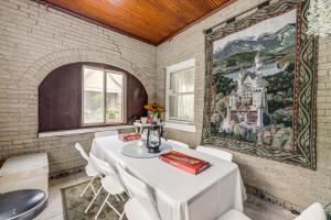 Modern Group Getaway with Private Yard in Cincinnati